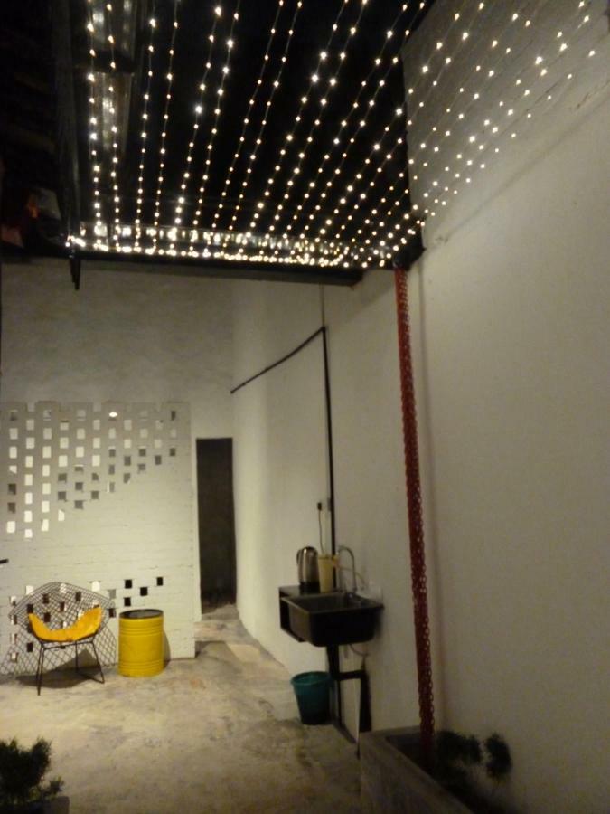 Ola Lavanderia Cafe Малакка Экстерьер фото
